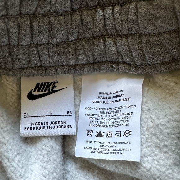 Nike Sportswear Club Fleece Gray Joggers - Picture 4 of 6